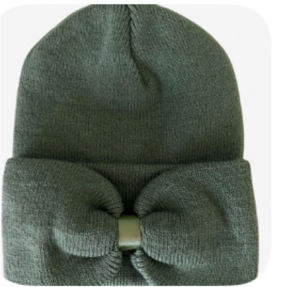Baby’s First Hat Fern Bow